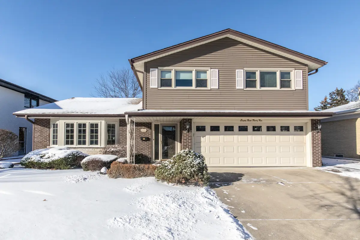 8332 N Knight Avenue, Niles, IL 60714 - Image #1