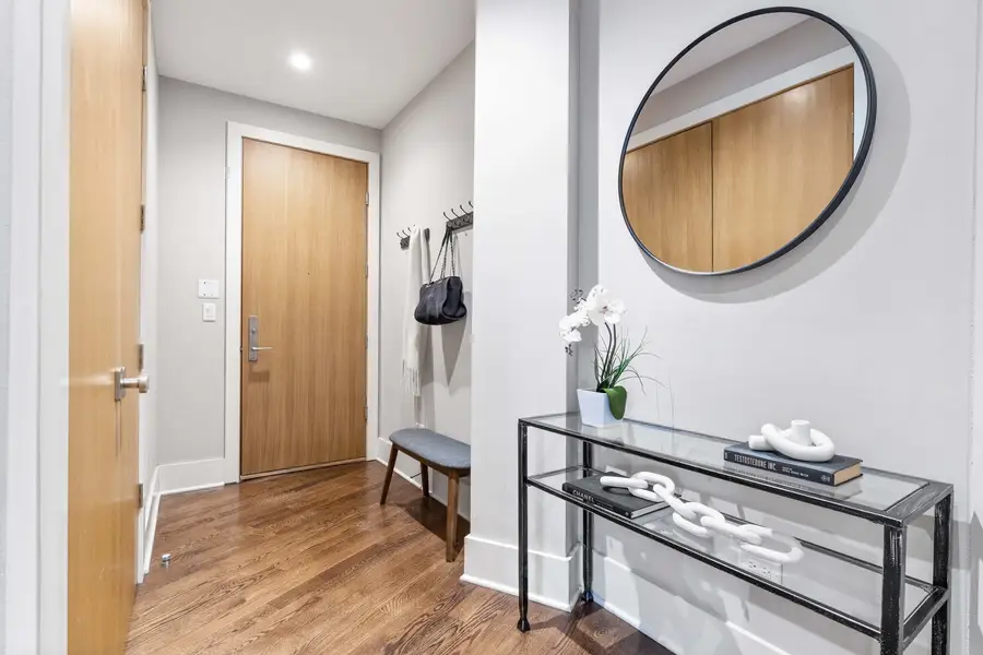 1740 W Cornelia Avenue #203, Chicago, IL 60657 - Image #2