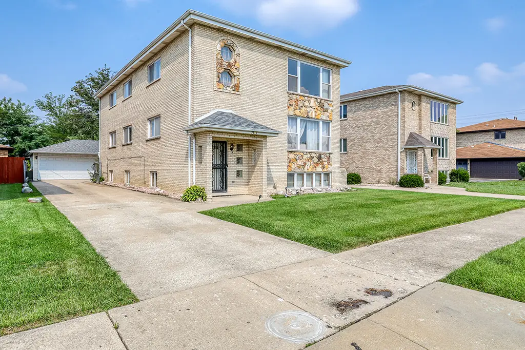 7912 Nordica Avenue, Burbank, IL 60459 - Image #1