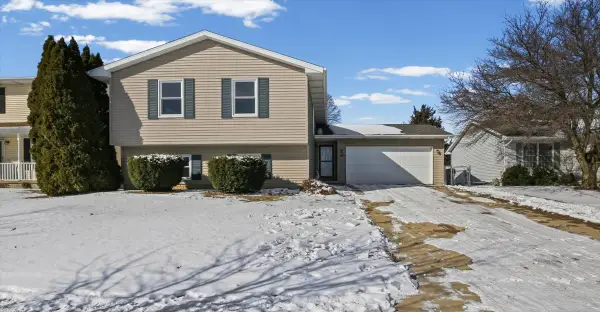 2823 Rutherford Drive, Bloomington, IL 61705