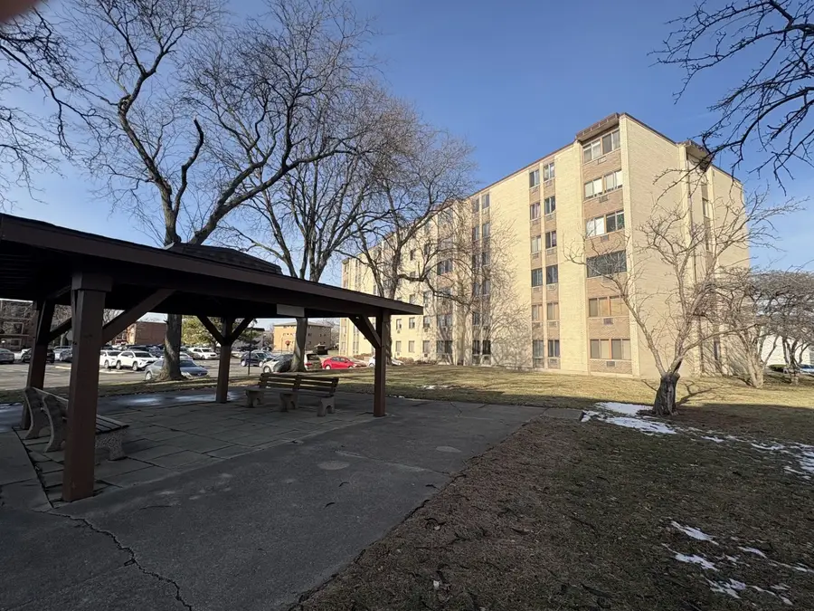 9725 S Karlov Avenue #305, Oak Lawn, IL 60453 - Image #3