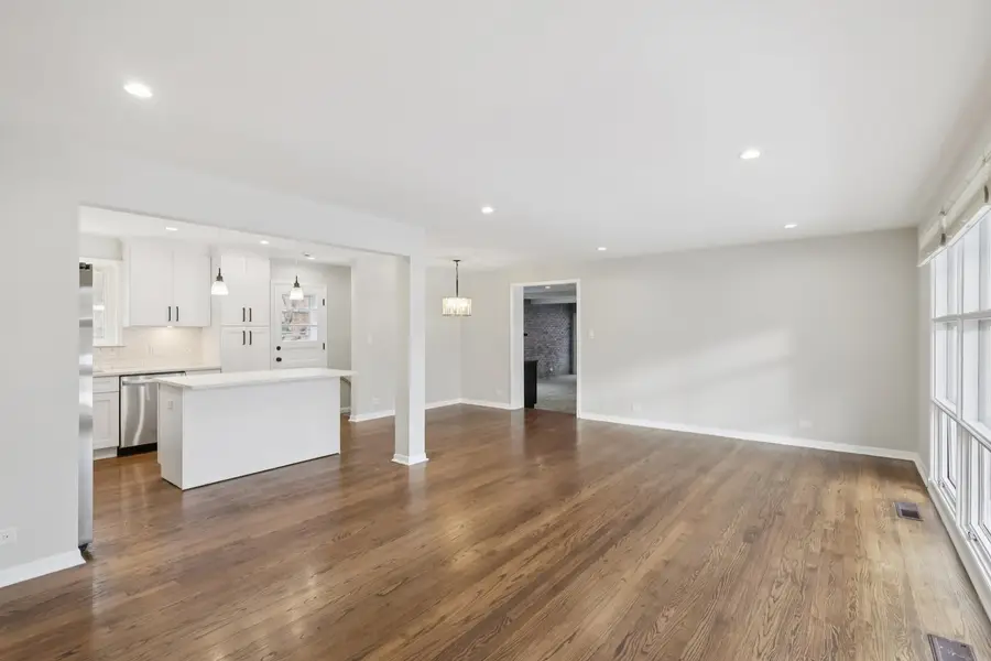 6803 N Keeler Avenue, Lincolnwood, IL 60712 - Image #3