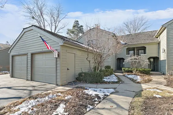 260 Timber Ridge Lane #A, Lake Barrington, IL 60010