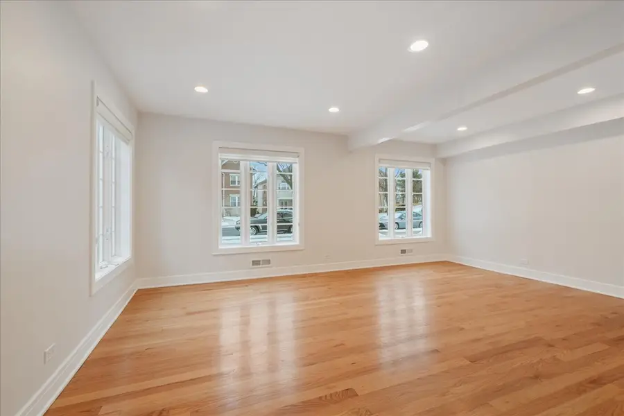 3732 W Columbia Avenue, Lincolnwood, IL 60712 - Image #3