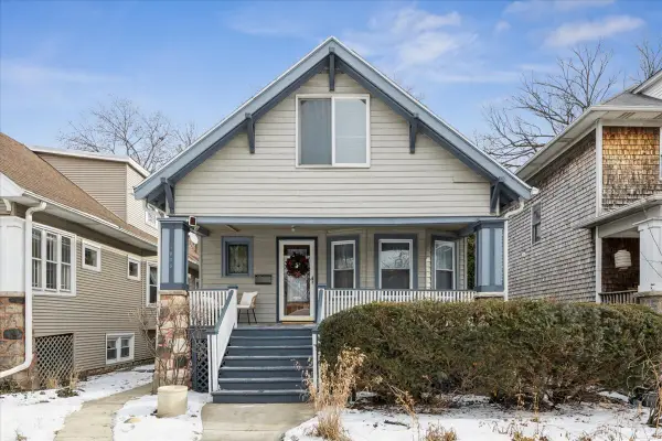 1036 S Humphrey Avenue, Oak Park, IL 60304