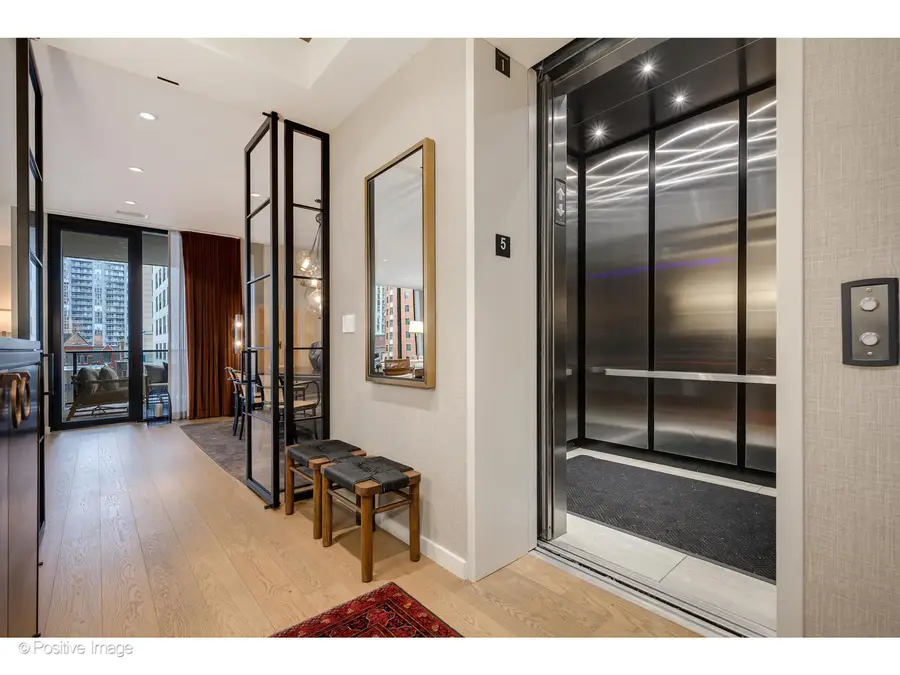 56 W Huron Street #5, Chicago, IL 60654 - Image #3