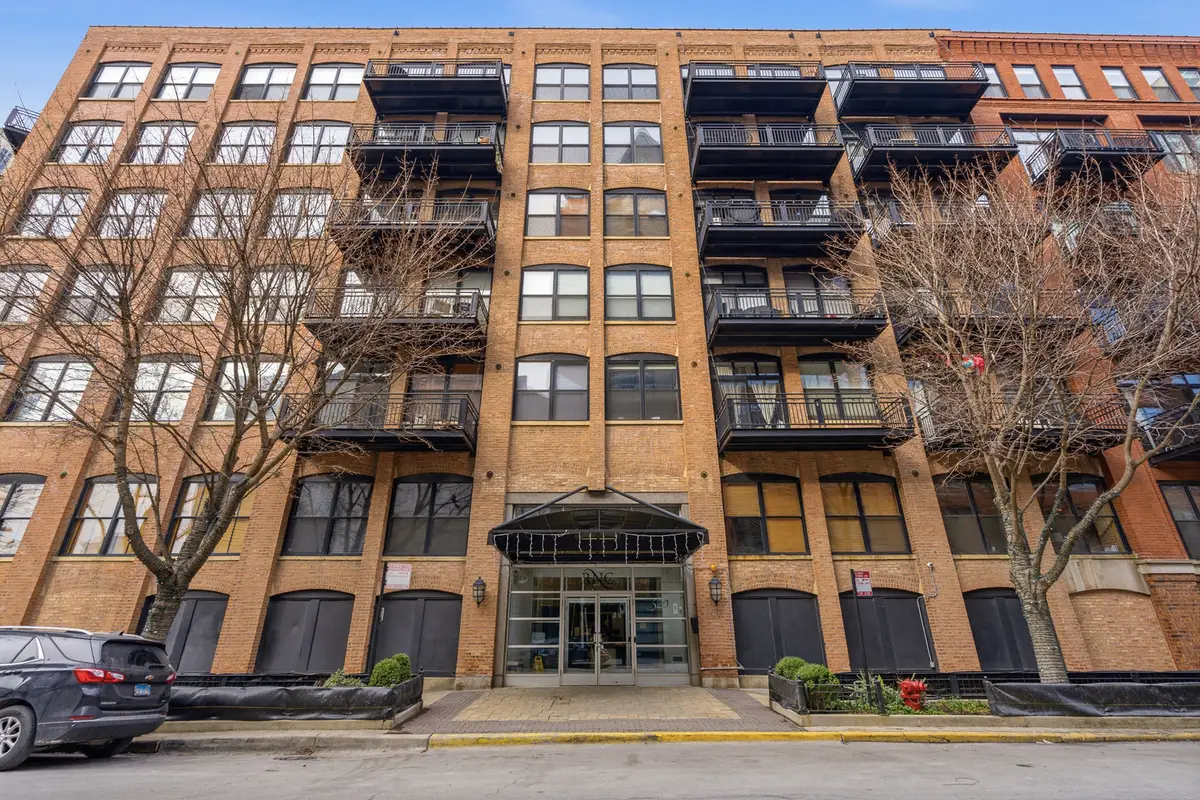 520 W Huron Street #211, Chicago, IL 60654 - #1