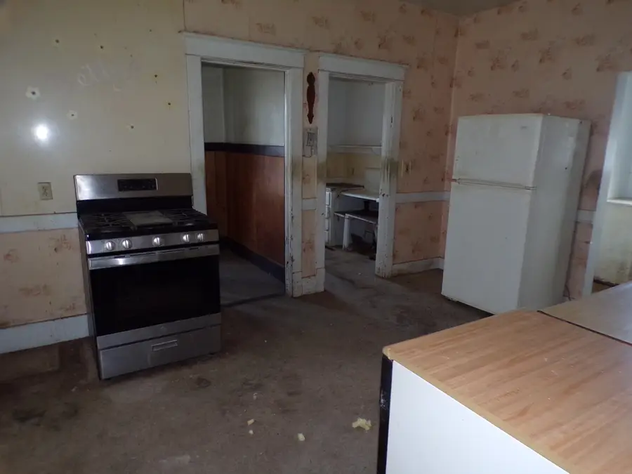 808 E 3rd Avenue, Coal Valley, IL 61240 - Image #2