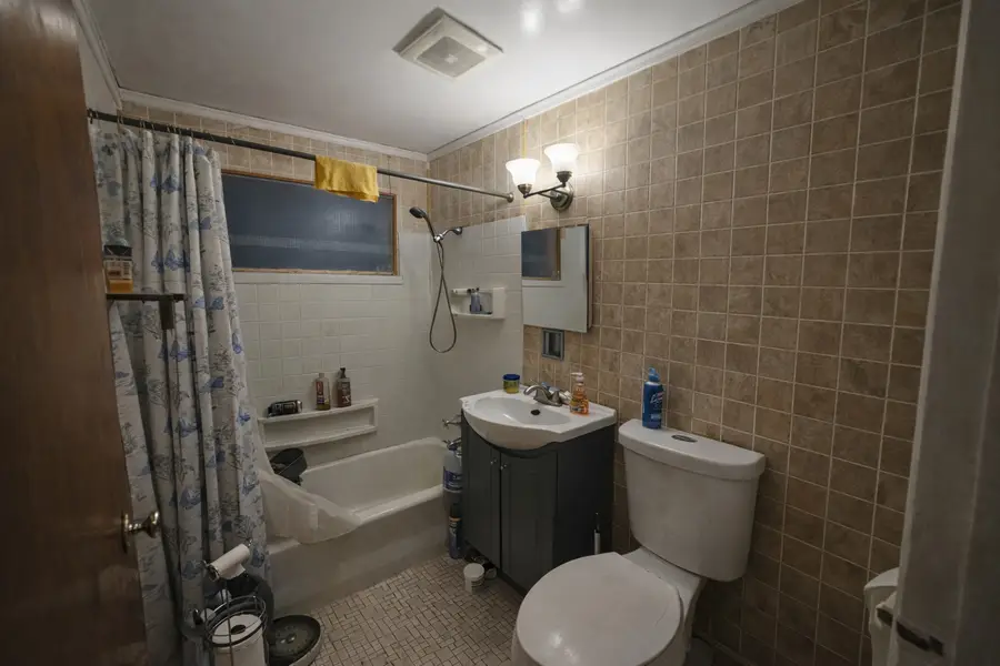 1424 Burnham Avenue, Calumet City, IL 60409 - #3