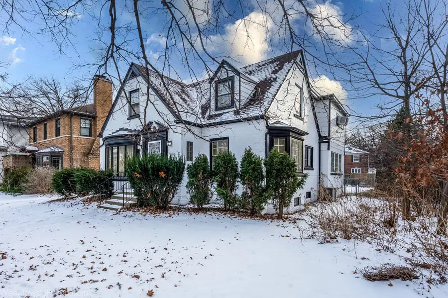 6738 N Ionia Avenue, Chicago, IL 60646 - Image #2