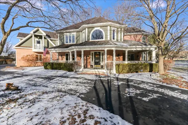 27022 W Coventry Court, Lake Barrington, IL 60010