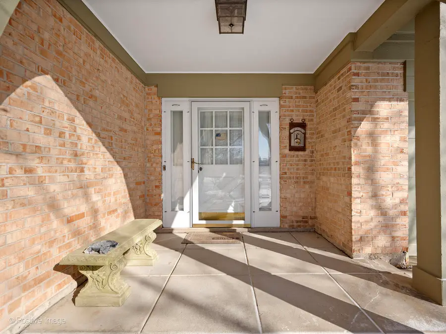 116 Rivershire Lane, Lincolnshire, IL 60069 - Image #2