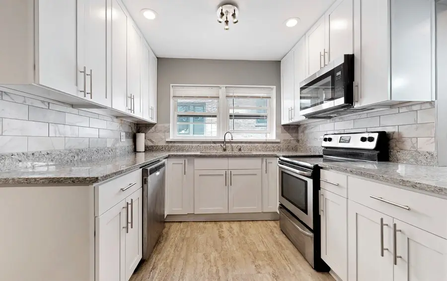 2000 W Arthur Avenue #2NW, Chicago, IL 60645 - Image #2