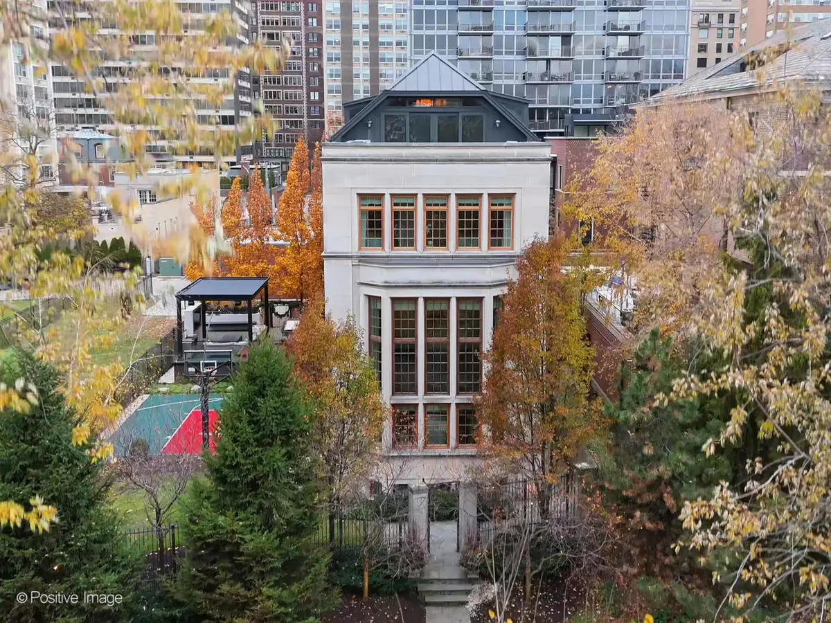 3026 N Lake Shore Drive, Chicago, IL 60657 - #1