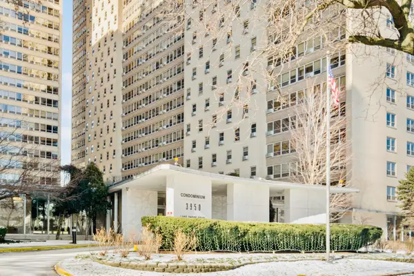 3950 N Lake Shore Drive #210, Chicago, IL 60613