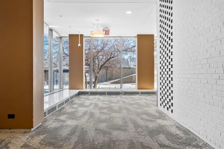3950 N Lake Shore Drive #210, Chicago, IL 60613 - Image #2