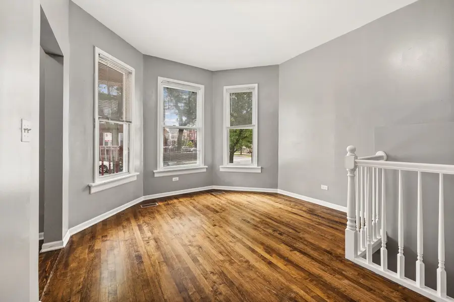 2302 N Hamlin Avenue, Chicago, IL 60647 - Image #2
