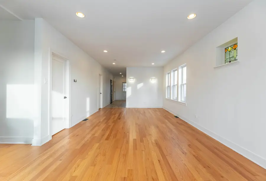 5531 S Neva Avenue, Chicago, IL 60638 - Image #2