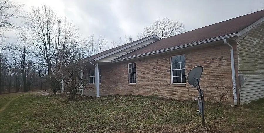 956 Auburn Lane, Goreville, IL 62939 - Image #3