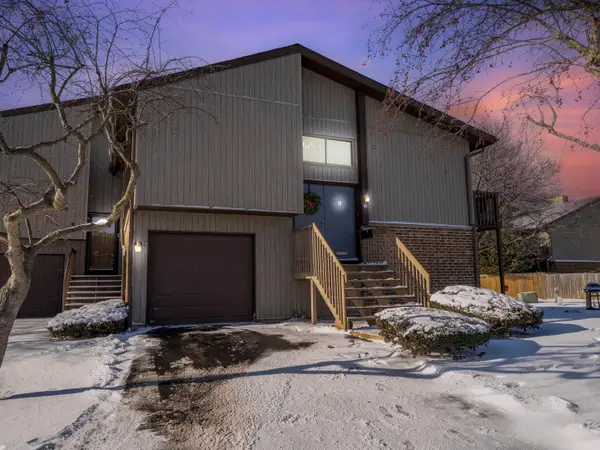 56 Salt Creek Road #A, Roselle, IL 60172