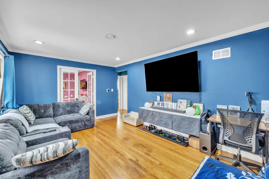 8014 Mobile Avenue, Burbank, IL 60459 - Image #3