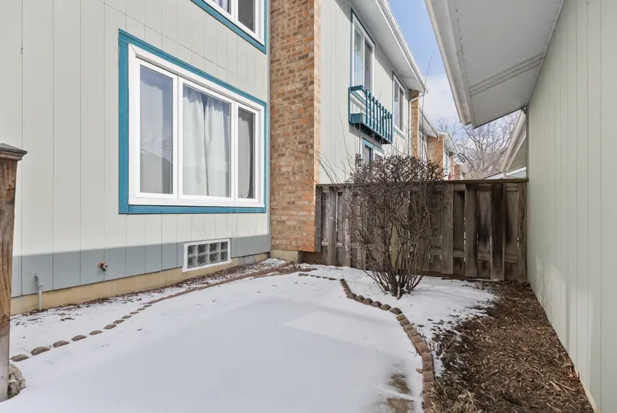237 Pinewood Lane, Bloomingdale, IL 60108 - Image #2