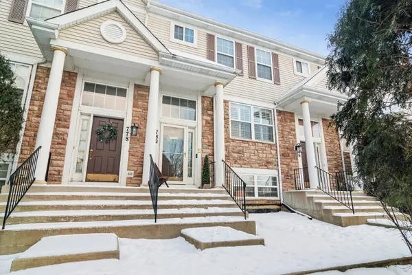 782 W Misty Drive, Palatine, IL 60074