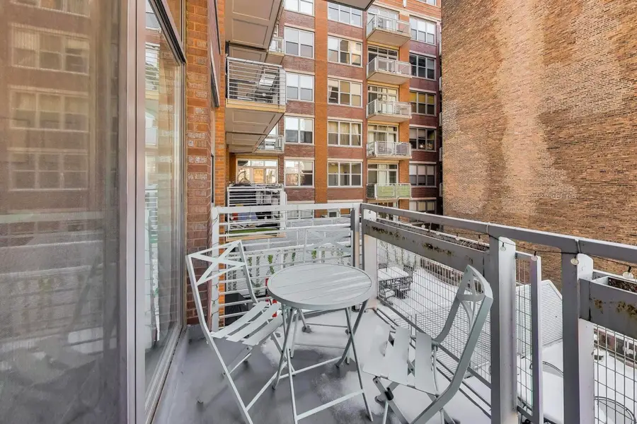 933 W Van Buren Street #425, Chicago, IL 60607 - Image #3