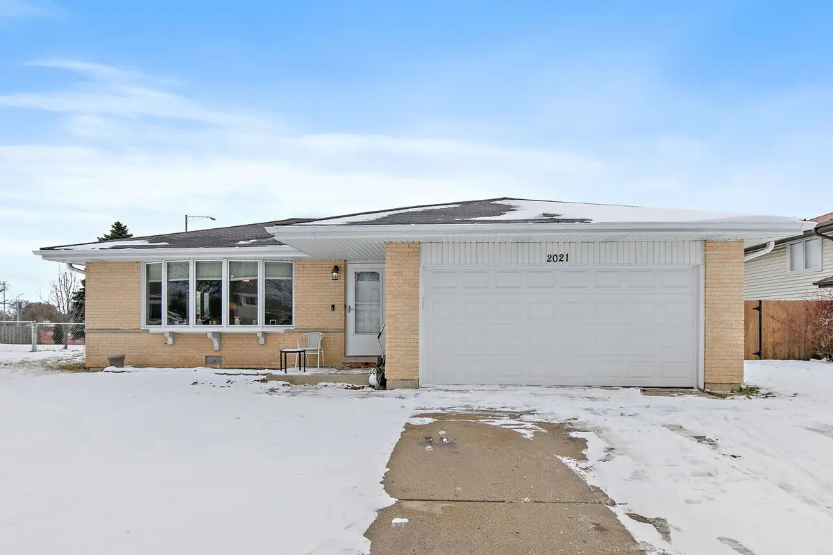2021 W Spring Ridge Drive, Arlington Heights, IL 60004 - Image #1