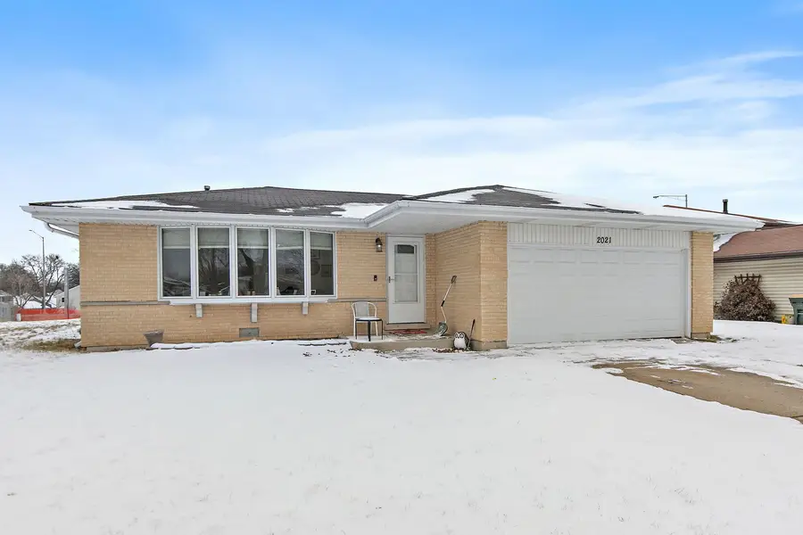 2021 W Spring Ridge Drive, Arlington Heights, IL 60004 - Image #2