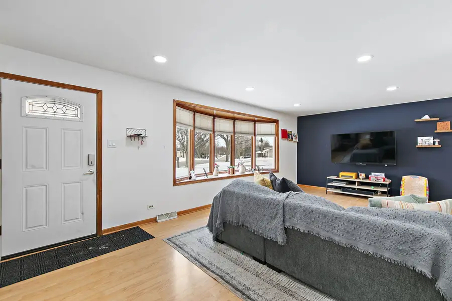 2021 W Spring Ridge Drive, Arlington Heights, IL 60004 - Image #3