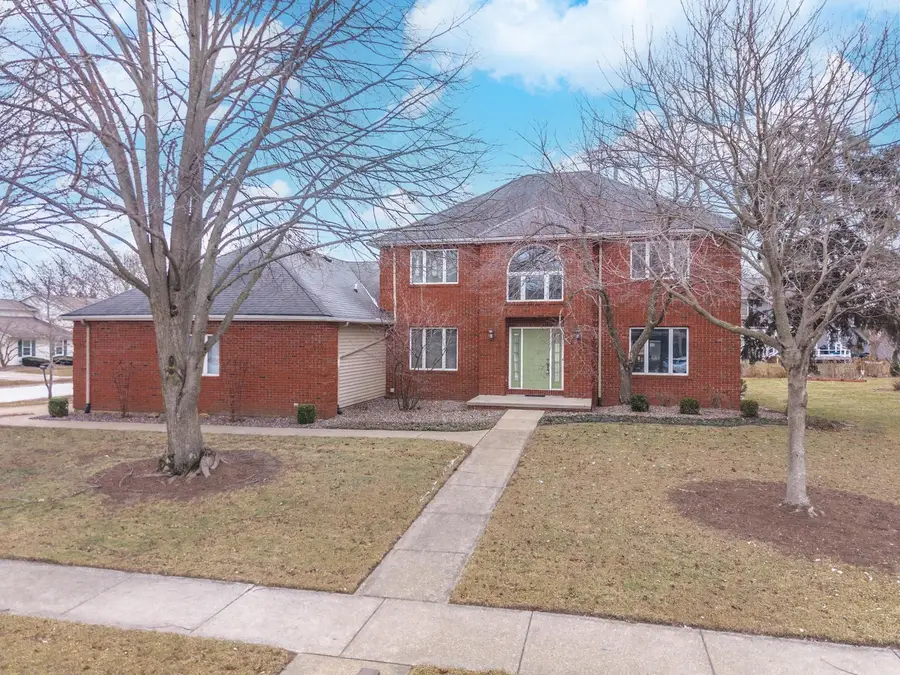 2813 Stonehurst Drive, Bloomington, IL 61704 - #2