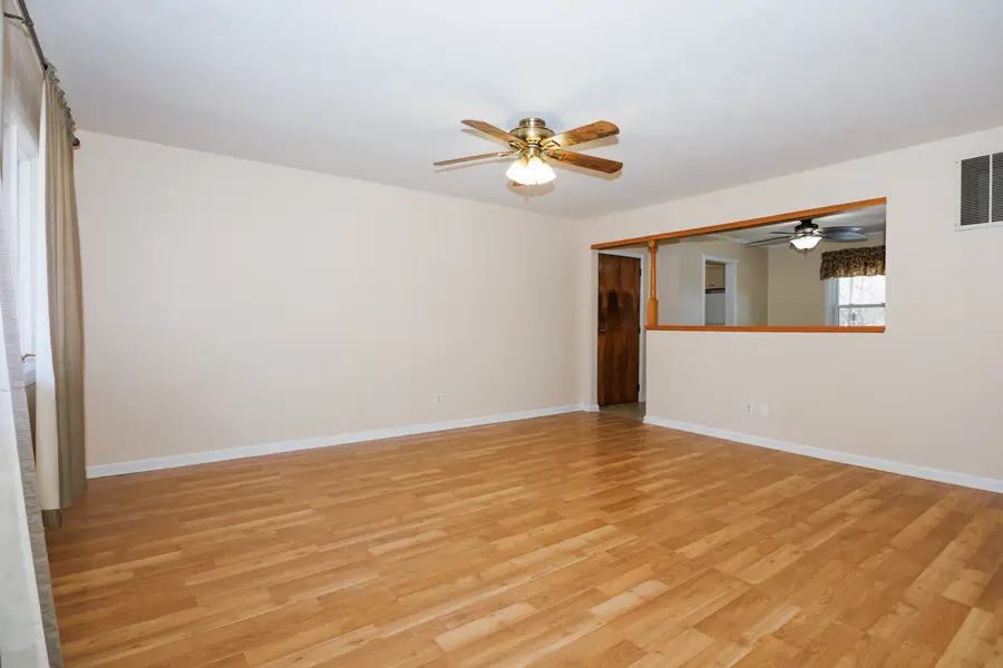 8021 Pine Avenue, Downs, IL 61736 - Image #2