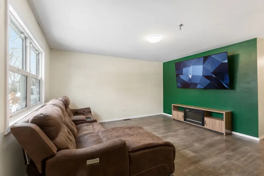 46 N Ridgemoor Avenue, Mundelein, IL 60060 - Image #3