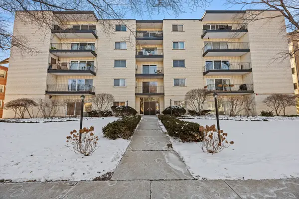 820 Oakton Street #2C, Evanston, IL 60202