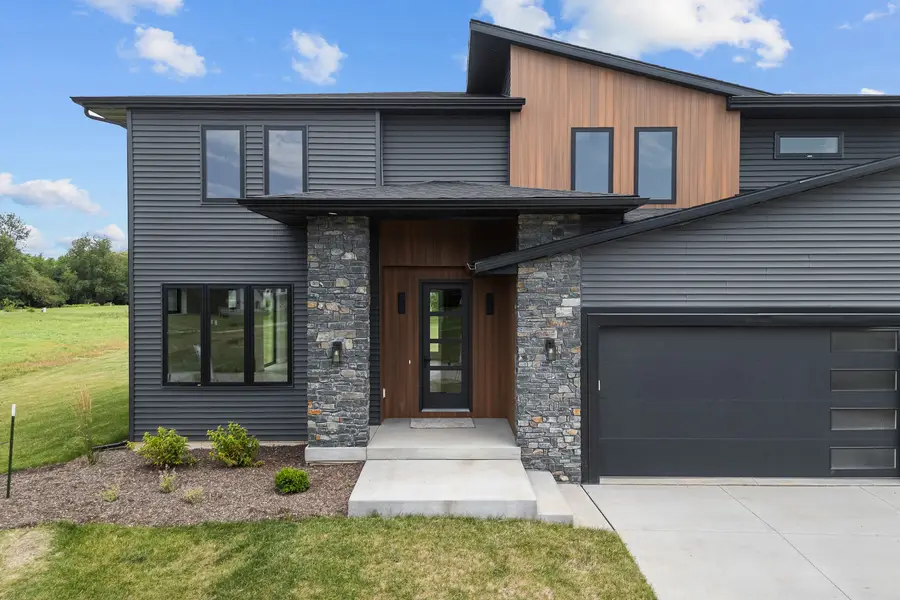 383 Madison Drive, Riverdale, IA 52722 - Image #2