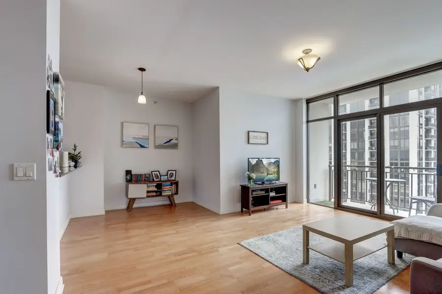 233 E 13th Street #1008, Chicago, IL 60605 - Image #2