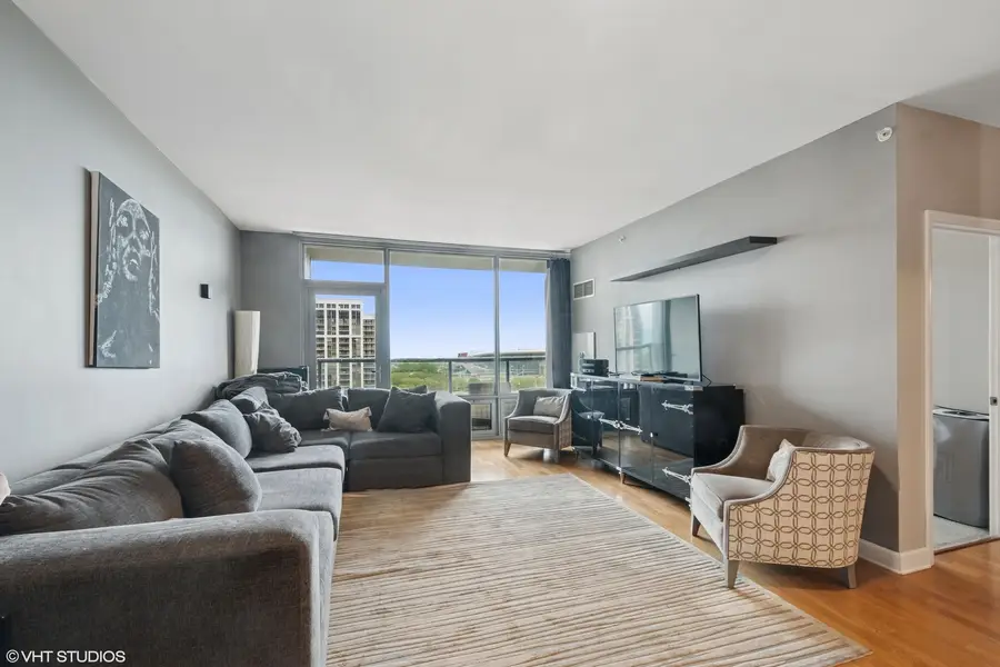 Address Withheld By Seller, Chicago, IL 60605 - #3