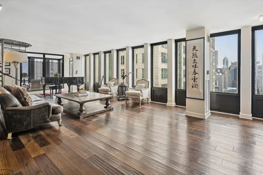 100 E Walton Street #41DE, Chicago, IL 60611 - Image #2