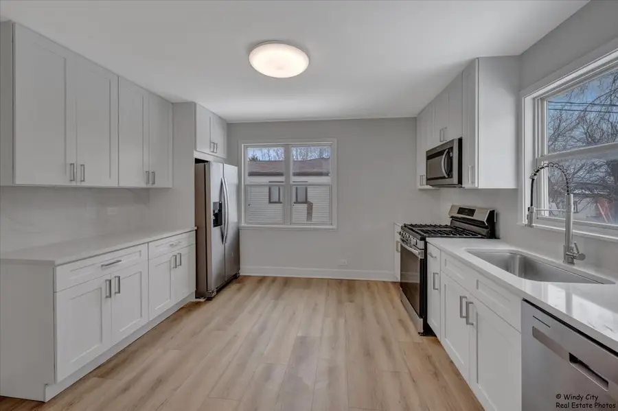 709 N Kramer Avenue, Lombard, IL 60148 - Image #2