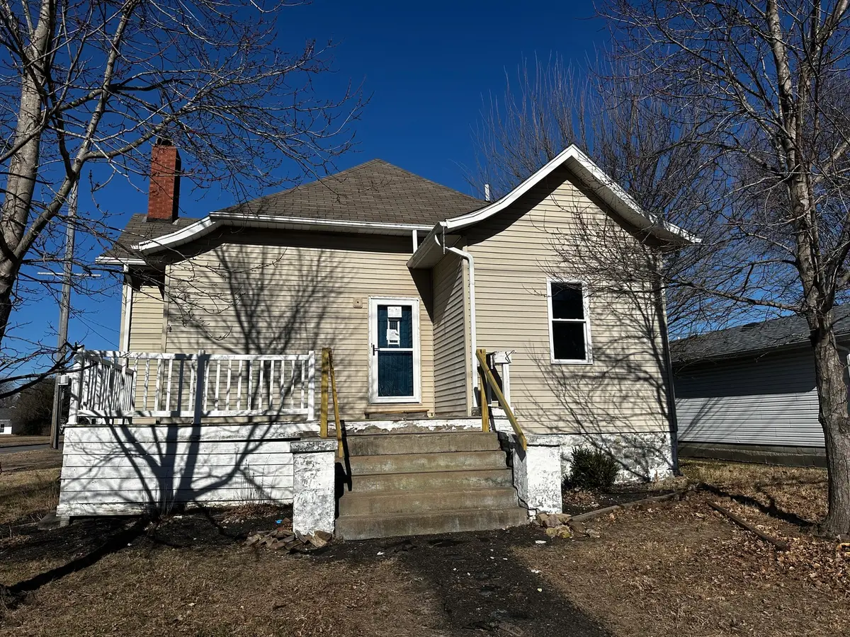 1001 E Oak Street, West Frankfort, IL 62896 - Image #1