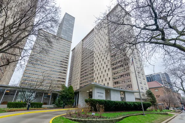 Address Withheld By Seller, Chicago, IL 60613