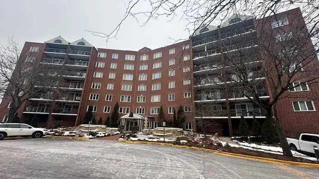 8560 W Foster Avenue #604, Norridge, IL 60706 - Image #1