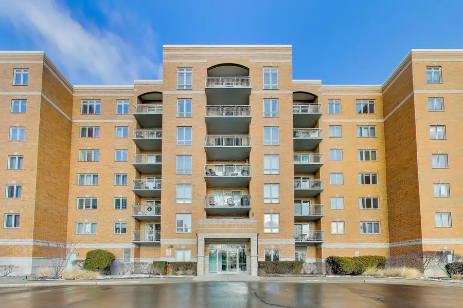 6815 N Milwaukee Avenue #707, Niles, IL 60714 - Image #2