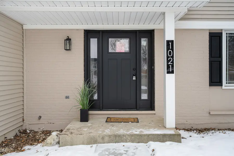 1021 Foxworth Boulevard, Lombard, IL 60148 - Image #3