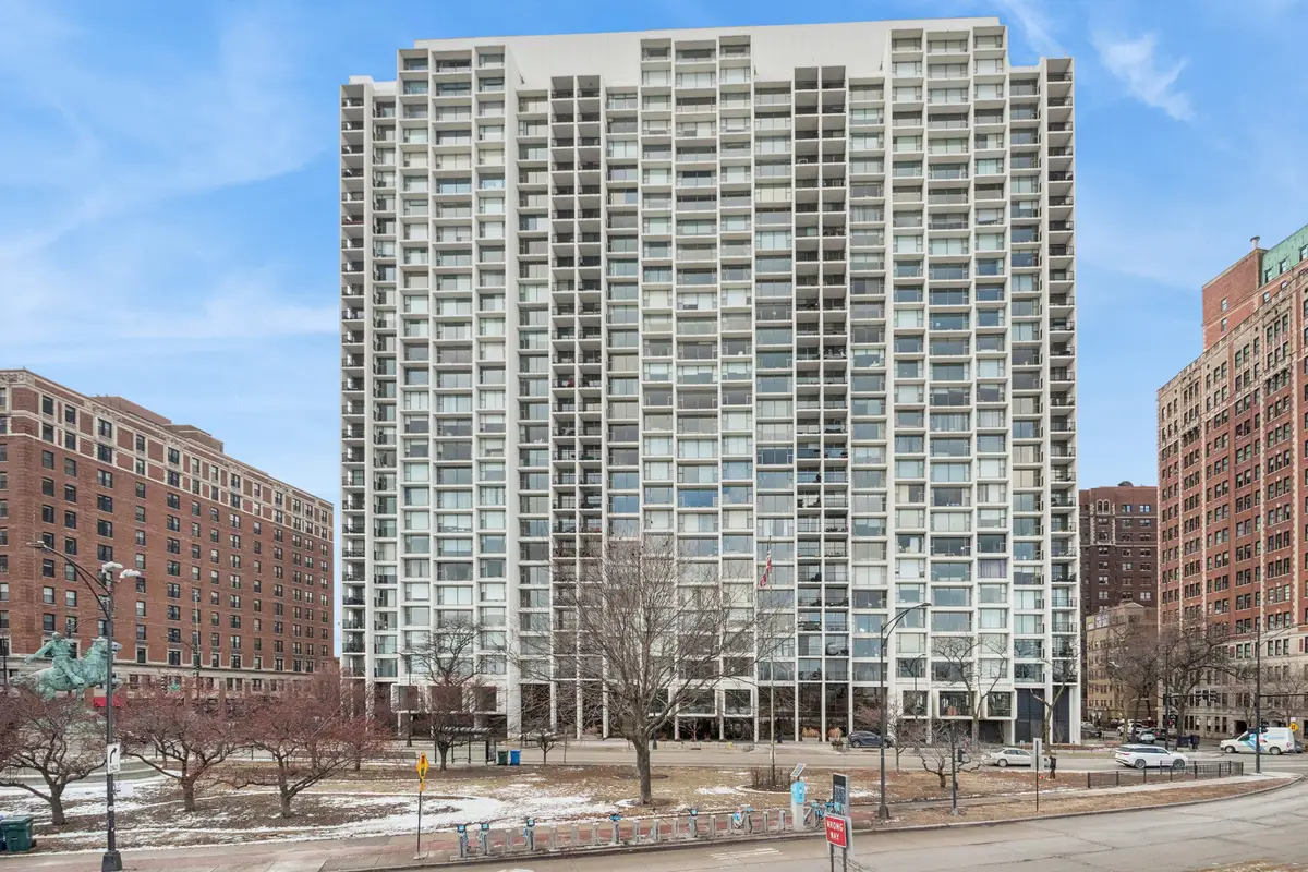 3200 N Lake Shore Drive #2701, Chicago, IL 60657 - Image #1