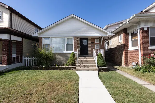 2718 S East Avenue S, Berwyn, IL 60402 - Image #1