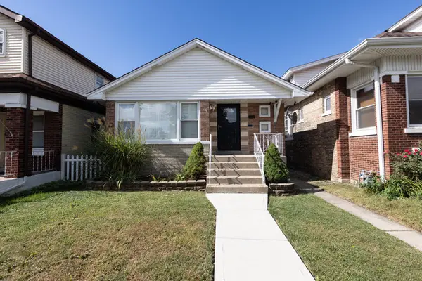 2718 S East Avenue S, Berwyn, IL 60402