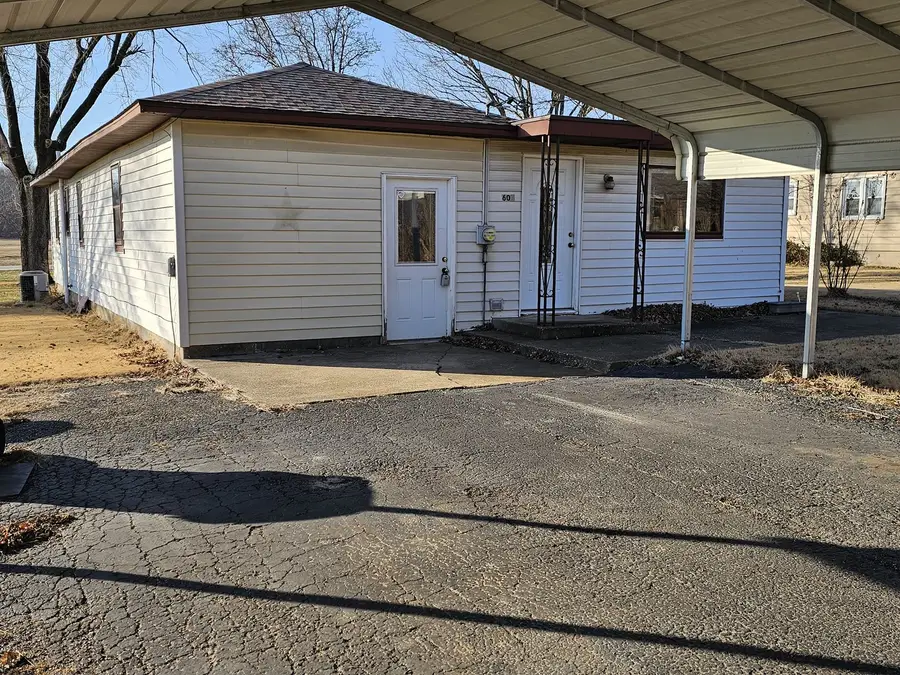 607 S Broadway, Waltonville, IL 62894 - Image #3