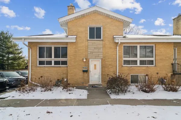 1533 N Arlington Heights Road #D, Arlington Heights, IL 60004